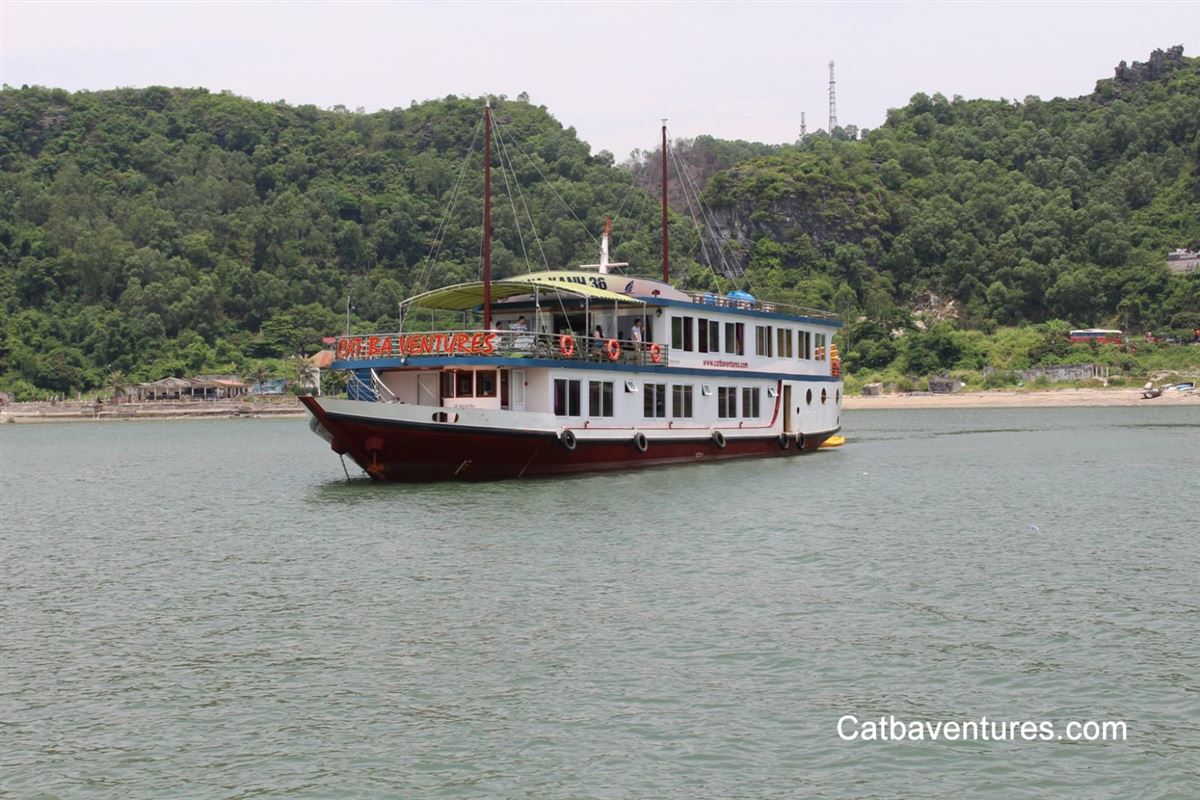 Du thuyền Catbaventures