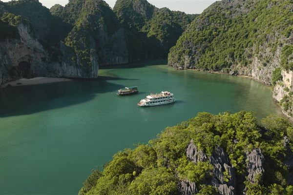 Tour Cát Bà Nửa Ngày: Chèo thuyền Kayak - Du Ngoạn Vịnh Lan Hạ (sáng/chiều)