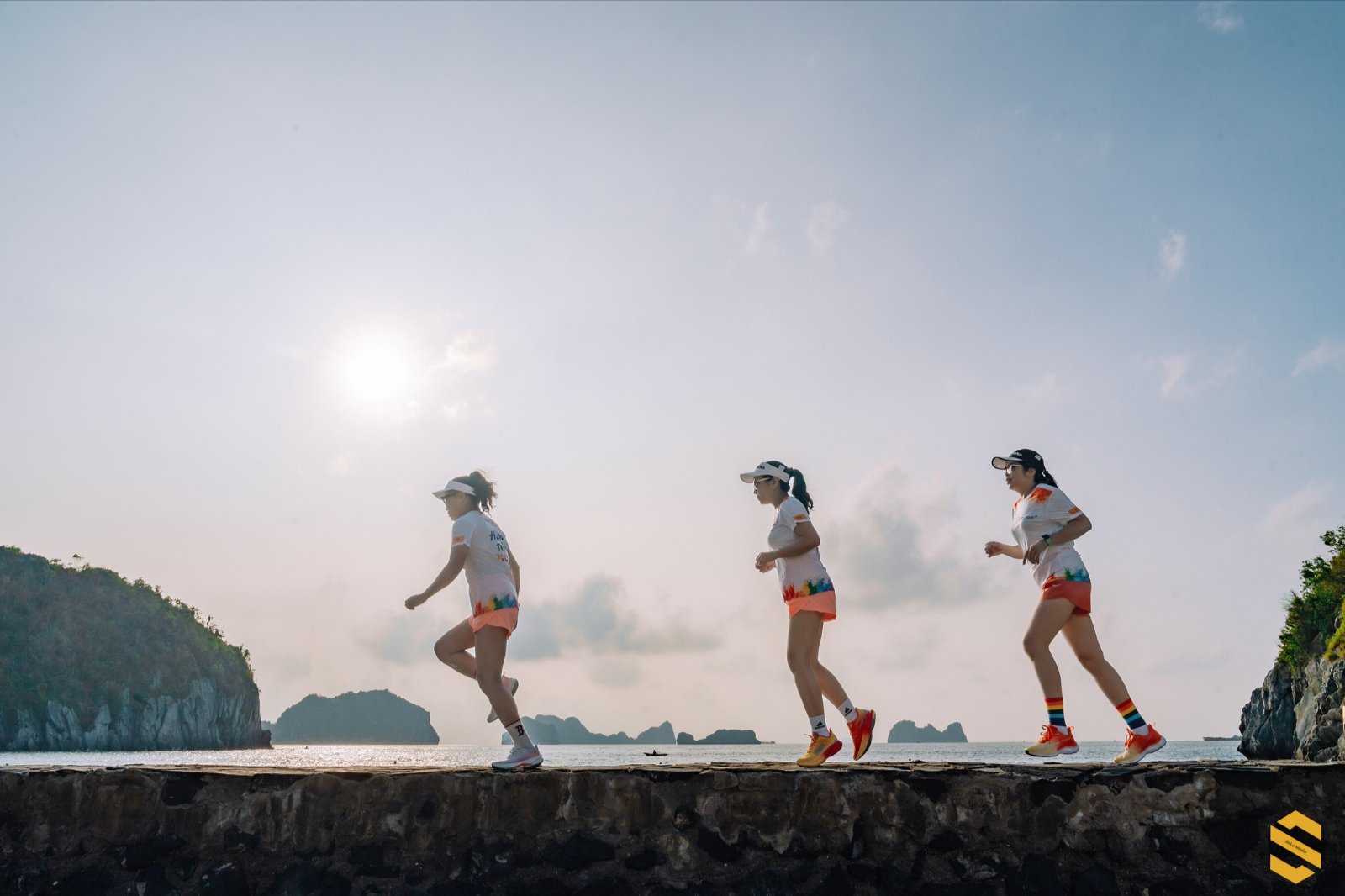 Đi và chạy bộ rừng quố gia cát bà