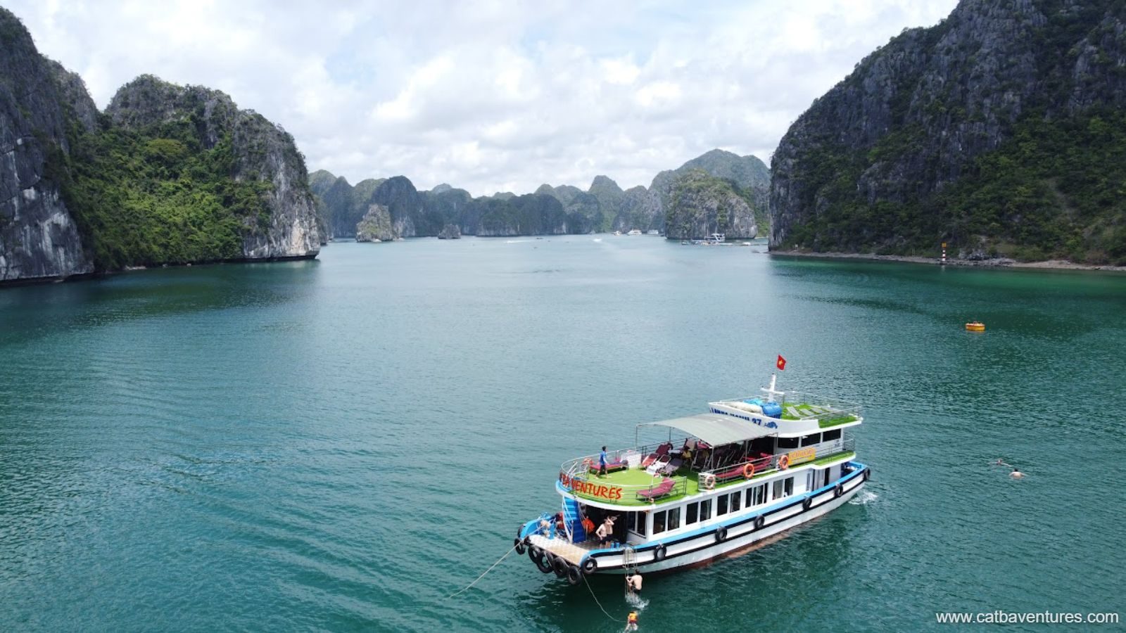 tau-du-lich-cat-ba-ventures-001