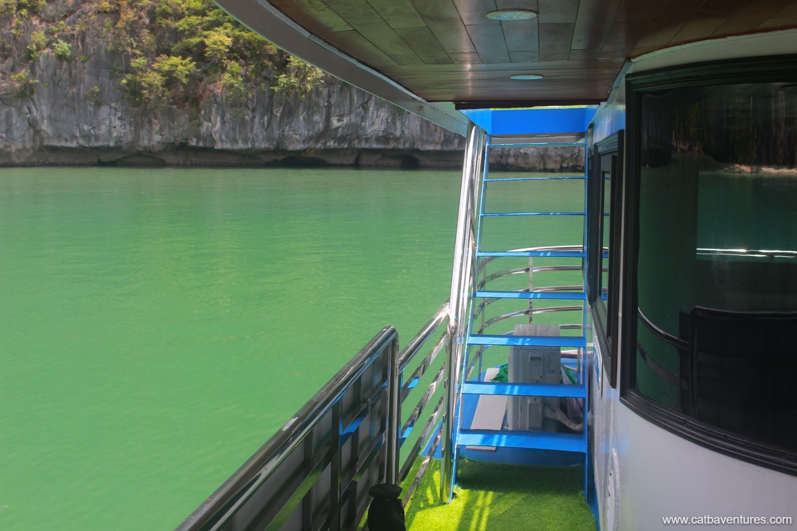 tau-du-lich-cat-ba-ventures-004