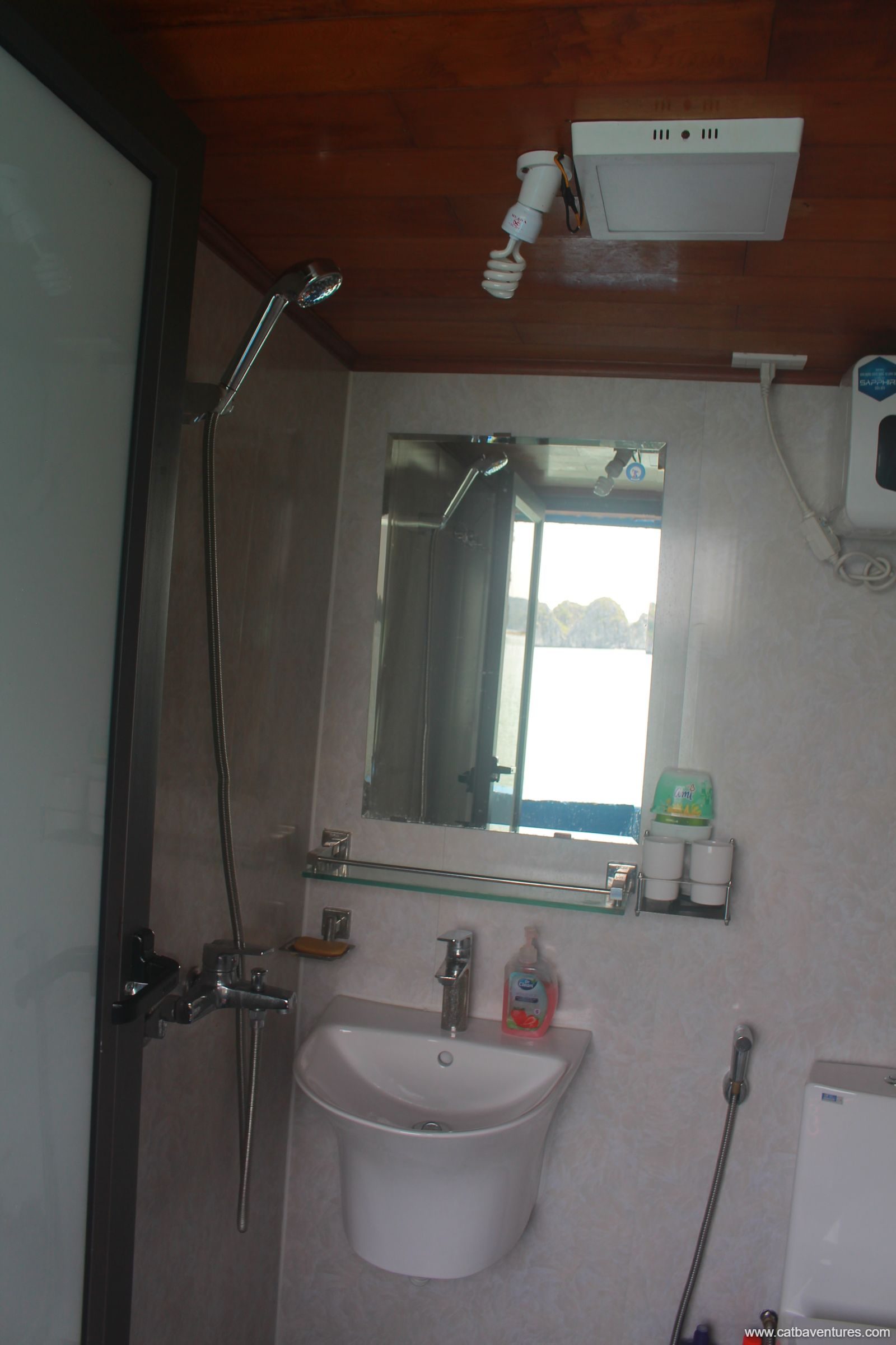 tau-du-lich-cat-ba-ventures-009