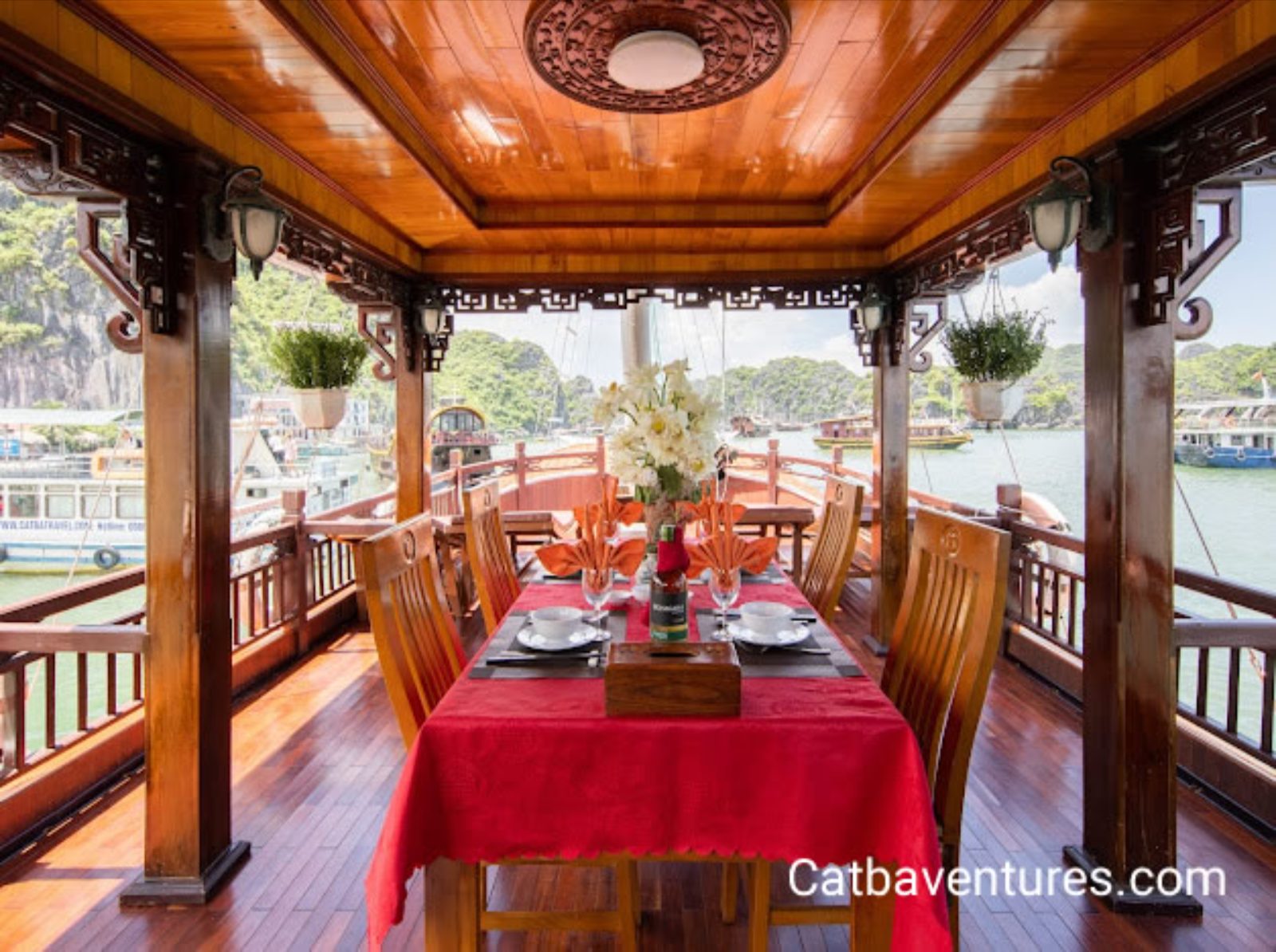 tau-du-lich-dai-duong-06-004