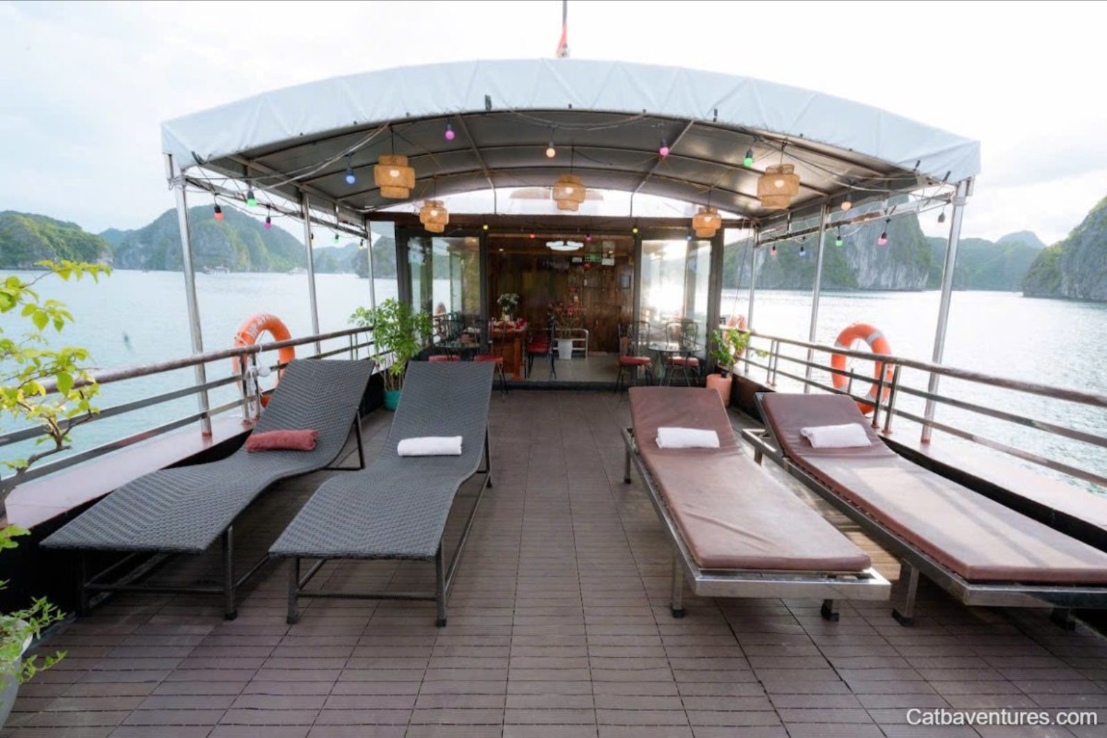 tau-du-lich-dao-ngoc-gia-dinh-007