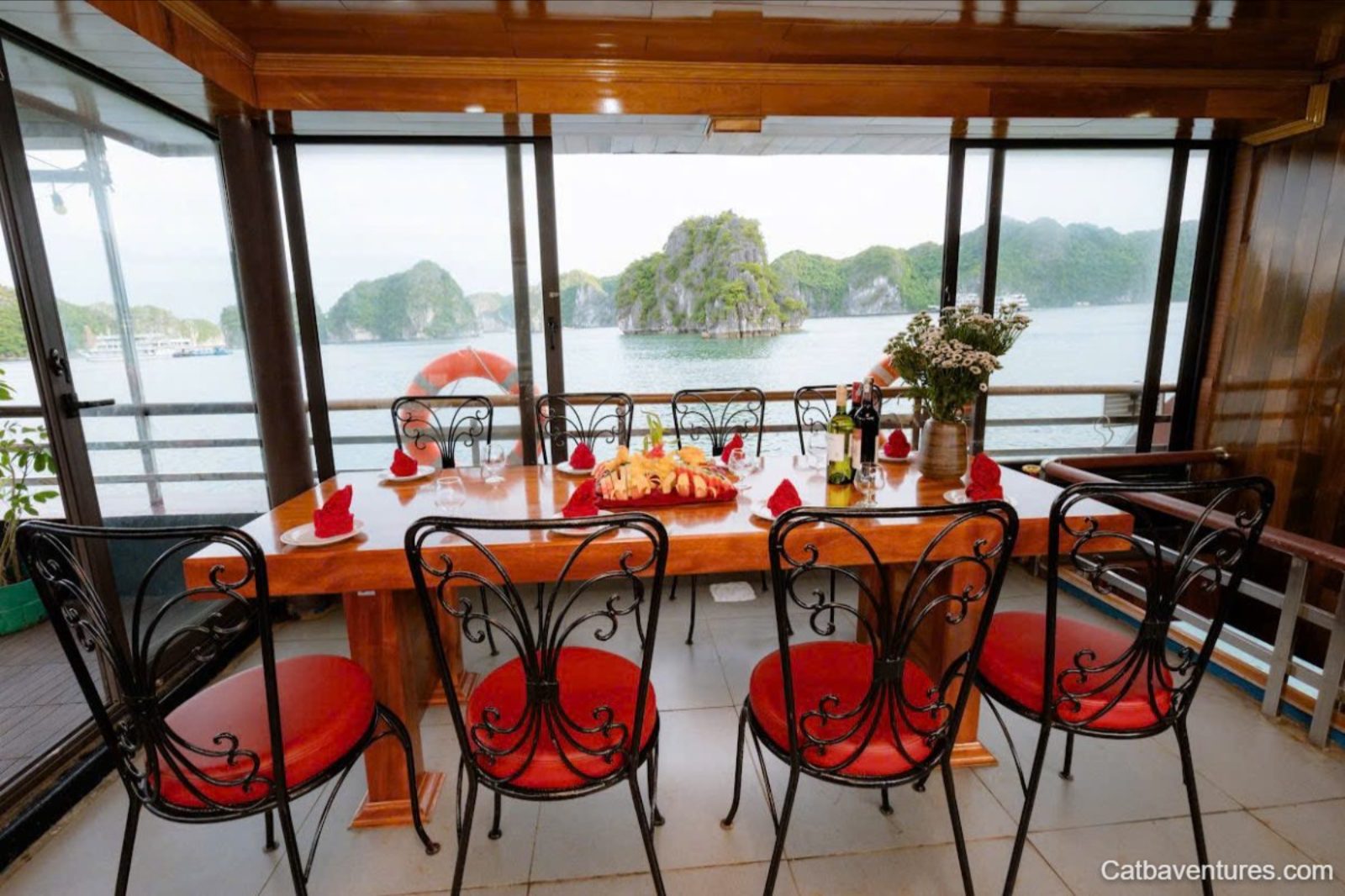 tau-du-lich-dao-ngoc-gia-dinh-010