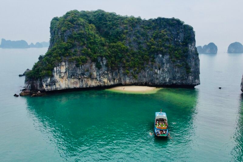 Lan Ha Bay - Ha Long Bay: Boat trip - Kayaking